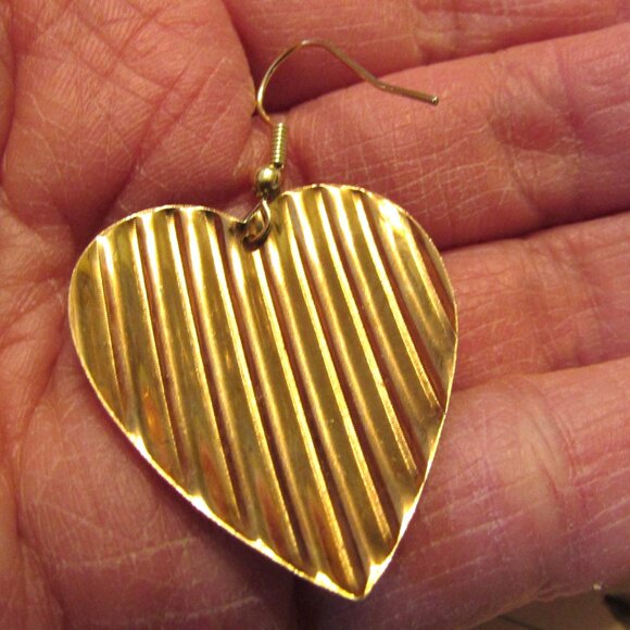 Heart Goldtone Metal Upcycled Ridged 80's Style Goldplate Fish Hook Earrings - Picture 4 of 4